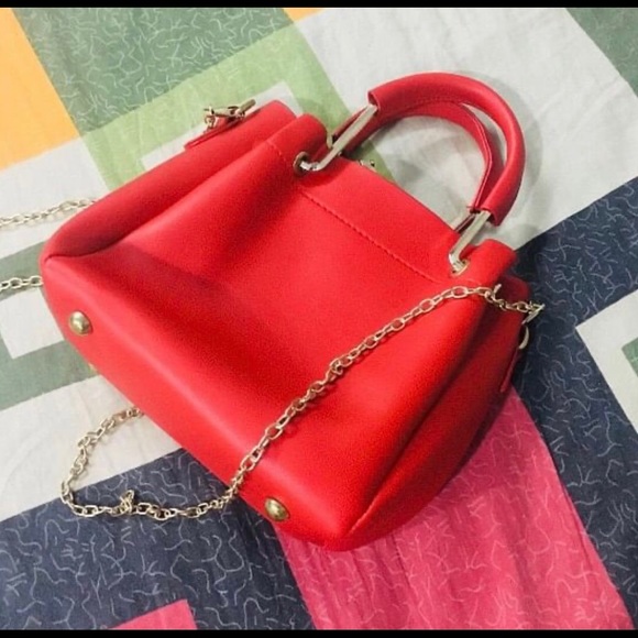SHEIN Handbags - Red bag cum sling (no negotiation)